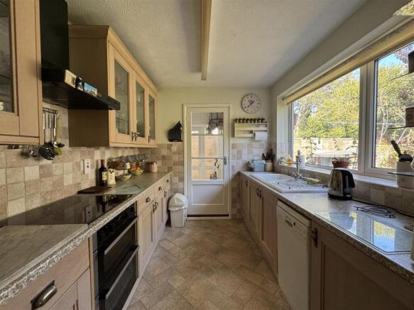 Fitted kitchen