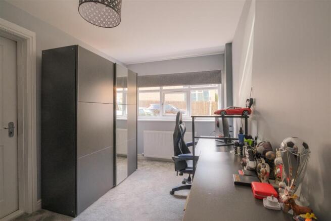 4 bed Town House for sale Image 11