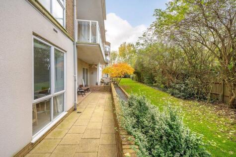Aura House,
39 Melliss Avenue, TW9