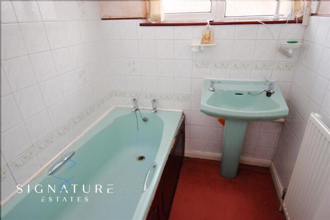 Bathroom2.jpg