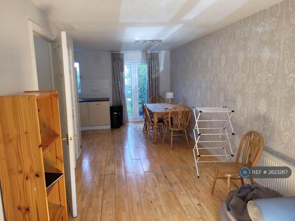 Sitting Room/Dining Room
