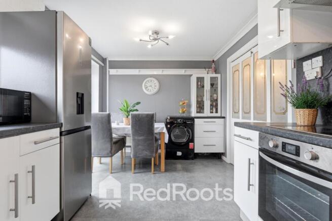 3 bed Semi-Detached for sale Image 4