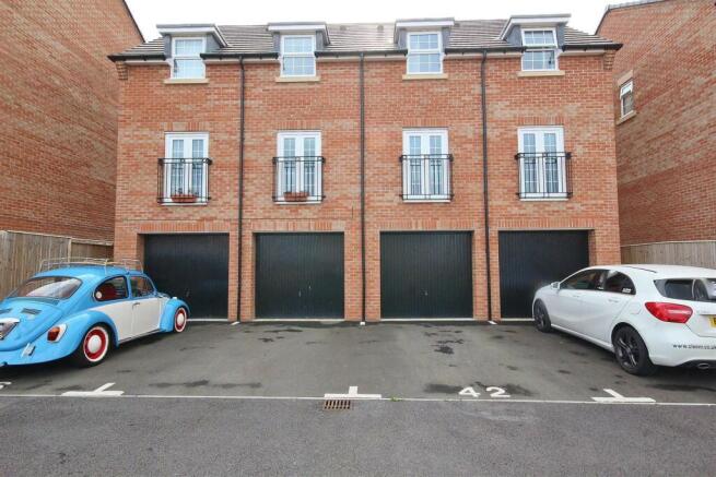 Garage & Parking
