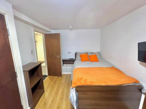6 bed Terraced to rent Image 4