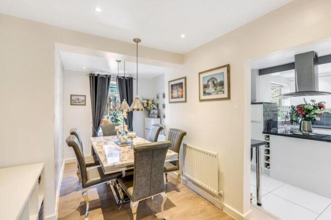 3 bed Semi-Detached for sale Image 4