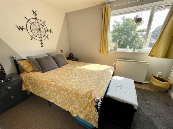bed1.jpg