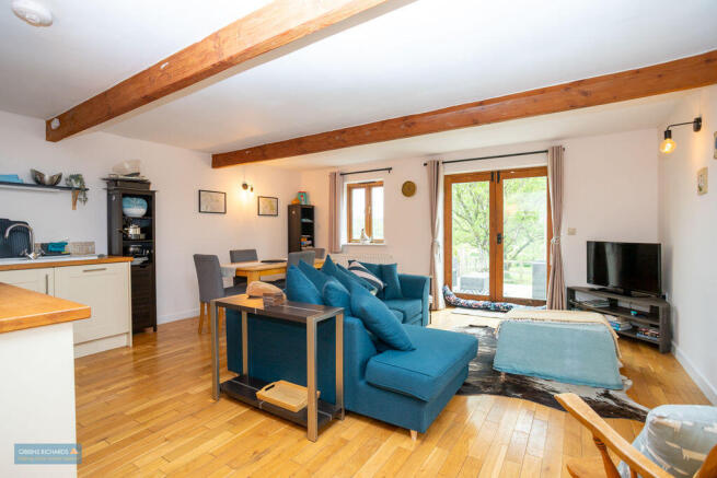 Annexe - Sitting/Kitchen