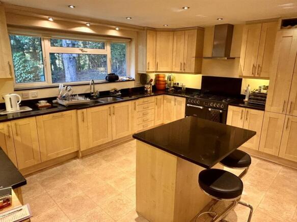 Kitchen 1.JPEG