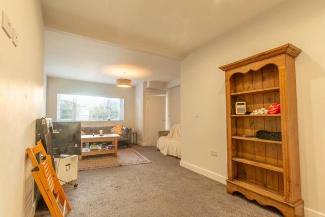 4 bed Semi-Detached for sale Image 12