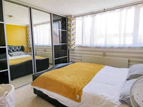 Bedroom 1.JPG
