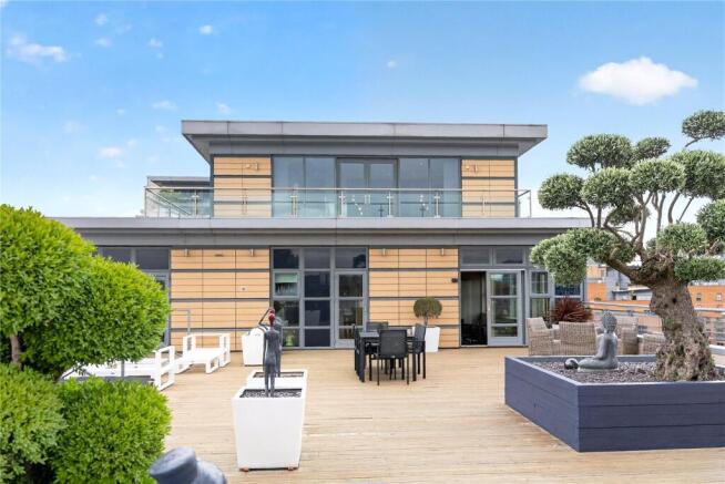 3 bed Apartment for sale Image 11