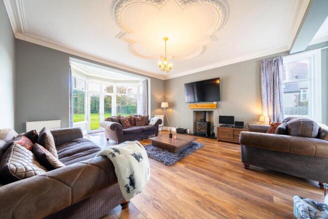 6 bed Detached for sale Image 6