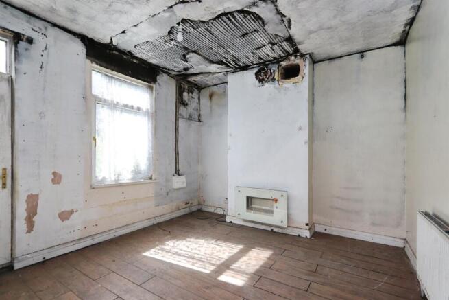 3 bed Terraced for sale Image 4
