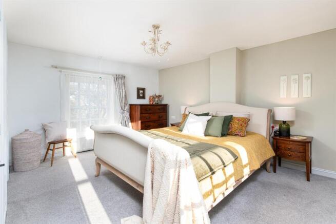 Bedroom1_3.jpg