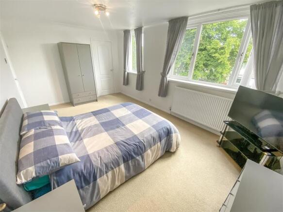 Bedroom One (2).jpg