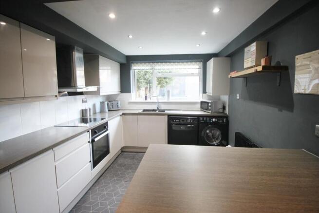 Kitchen 1.JPG