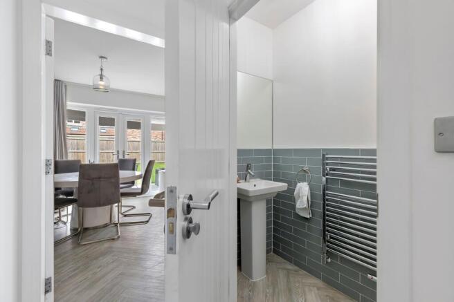 4 bed Detached for sale Image 8