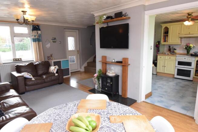 Lounge/Dining Room