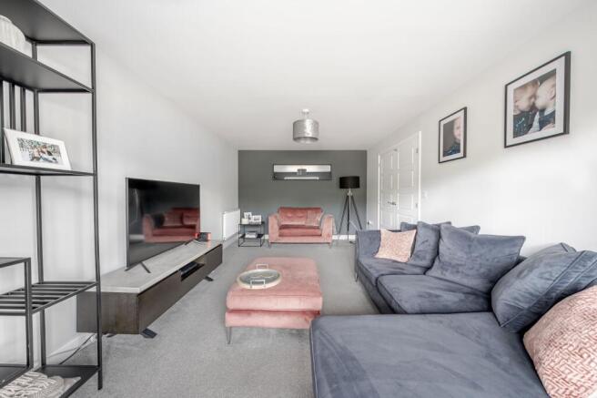 5 bed Detached for sale Image 4