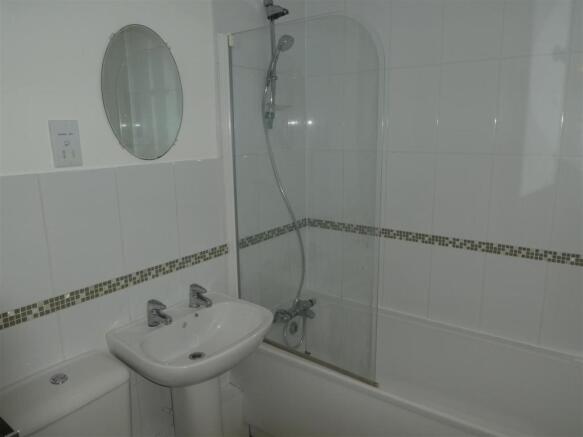 new bathroom.JPG