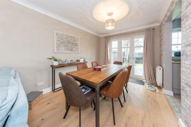 Living/dining room