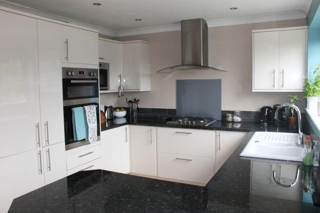 Kitchen/ Dinin...