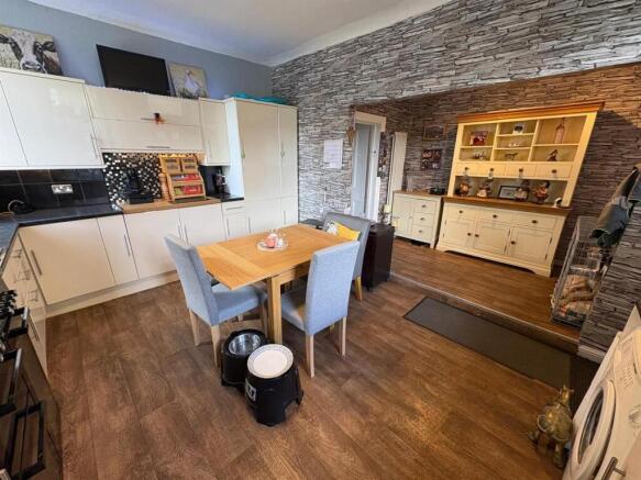 4 bed End of Terrace for sale Image 8
