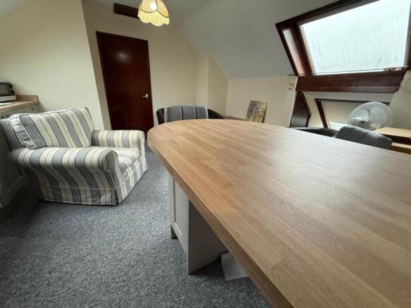 OPEN PLAN KITCHEN/LI