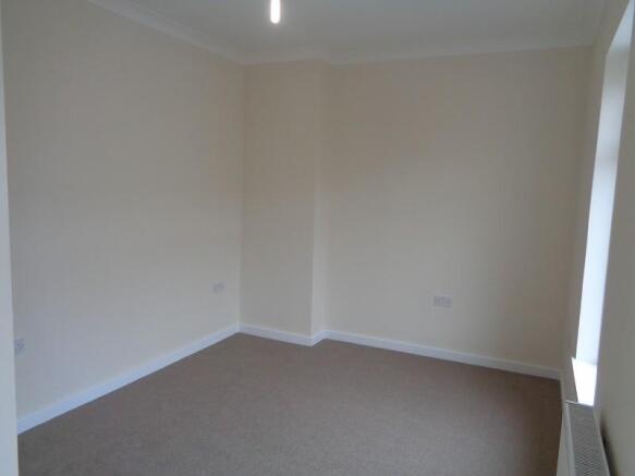 Bedroom 1 (FRONT)