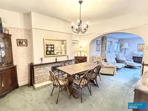 4 bed Semi-Detached for sale Image 8