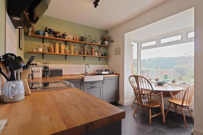 3 bed Semi-Detached for sale Image 11
