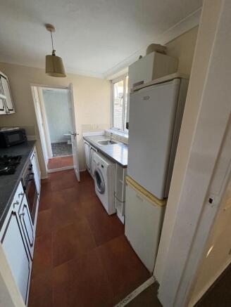 3 bed Terraced to rent Image 4