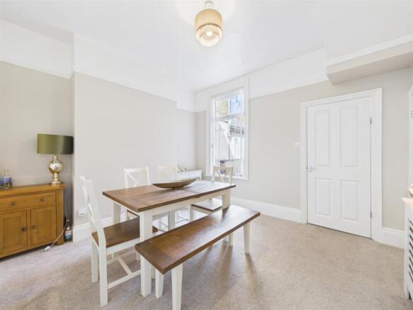 Dining room: