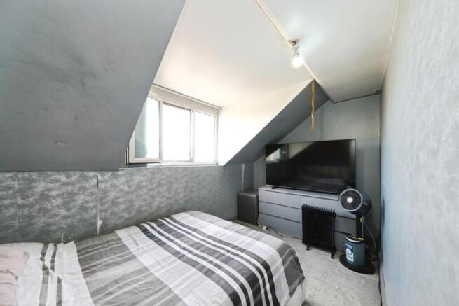4 bed Semi-Detached for sale Image 12