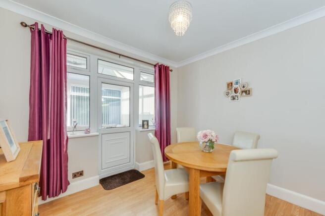 KITCHEN, DINING ROOM AND LOUNGE