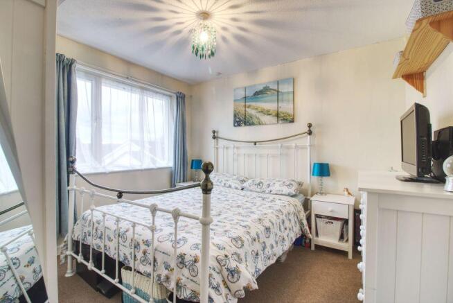 Bedroom 1 (Double)