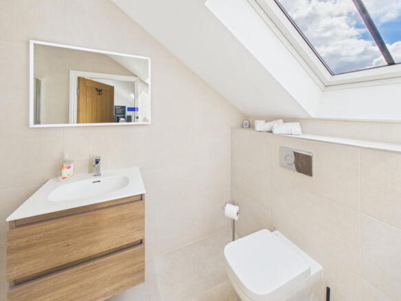2 bed Penthouse for sale Image 12