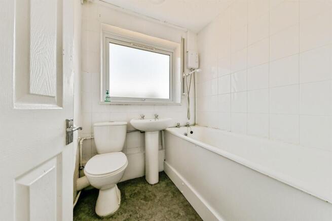 Valley Way, STEVENAGE photo 4