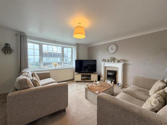 3 bed Semi-Detached for sale Image 5