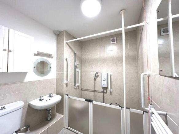 2 bed Apartment for sale Image 6