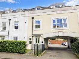 Flat 16, 2 Gooding House, Warren Road, Reigate RH2 0JN