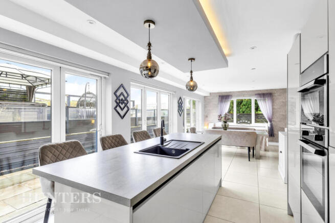 4 bed Detached for sale Image 12