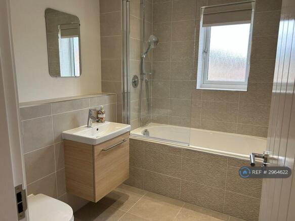 3 bed Semi-Detached to rent Image 7