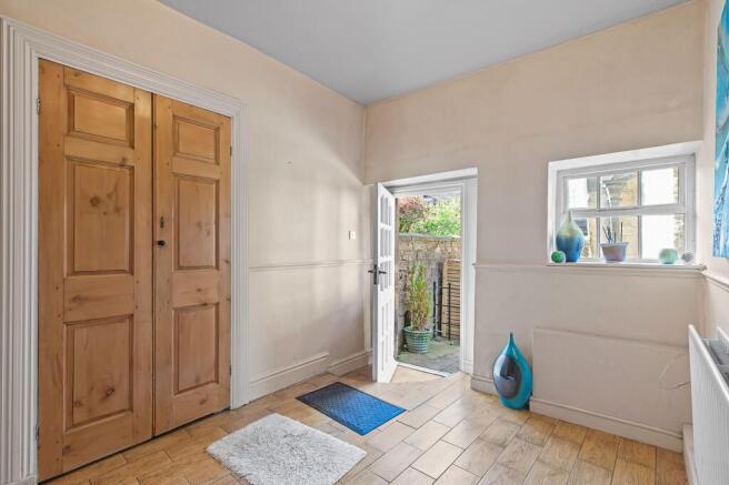 4 bed Semi-Detached for sale Image 8