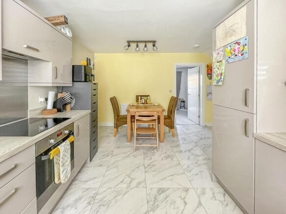 3 bed Detached for sale Image 5