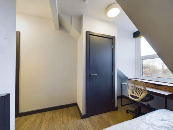 1 bed Apartment to rent Image 4