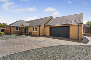 5, Lawrence Avenue, Farcet PE7 3BL