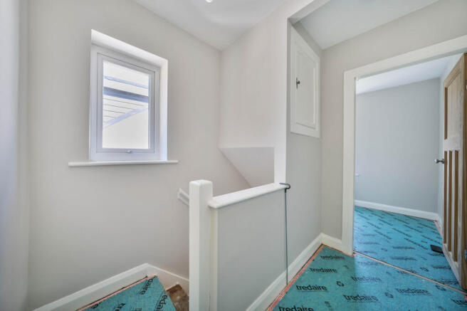 3 bed Semi-Detached for sale Image 9