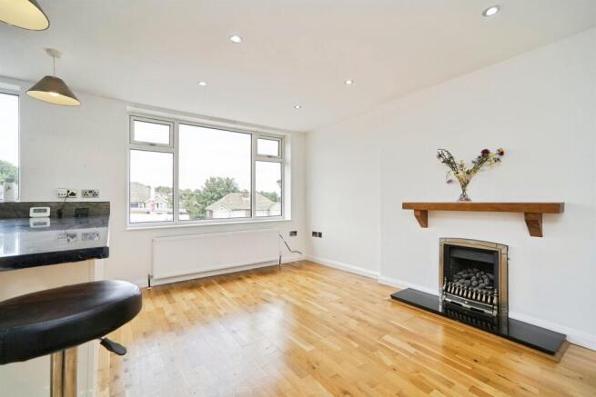 4 bed Semi-Detached for sale Image 8