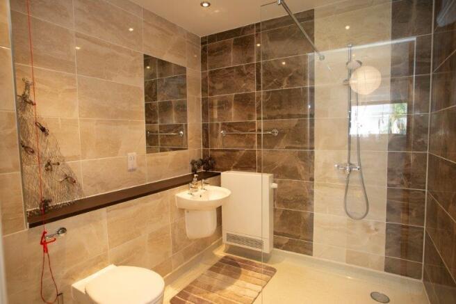 2 bed Retirement Property for sale Image 8